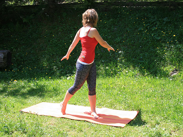 Schwungvoll herum - Mobilisation der Wirbelsäule